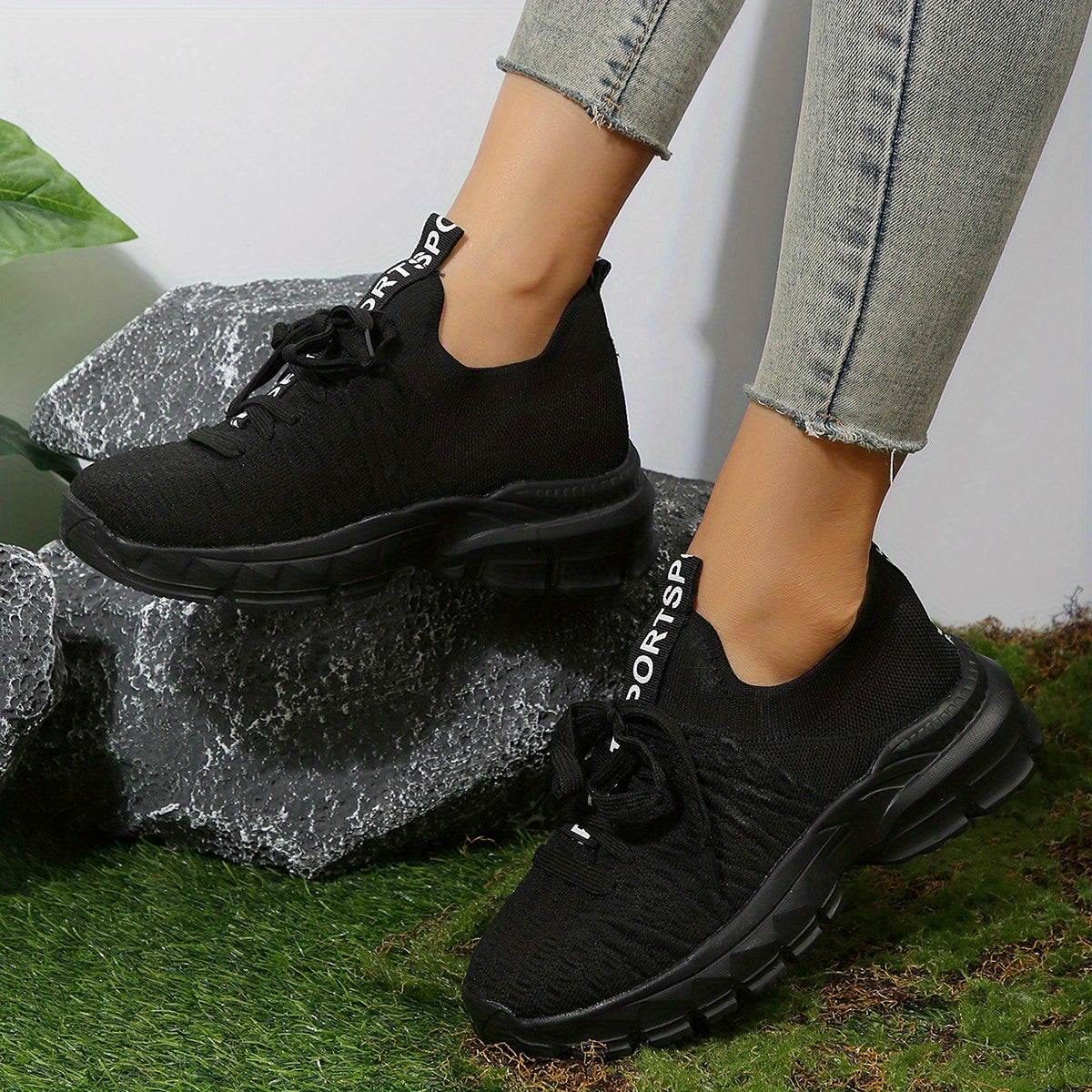 Women's Breathable Lace-Up Sports Shoes
