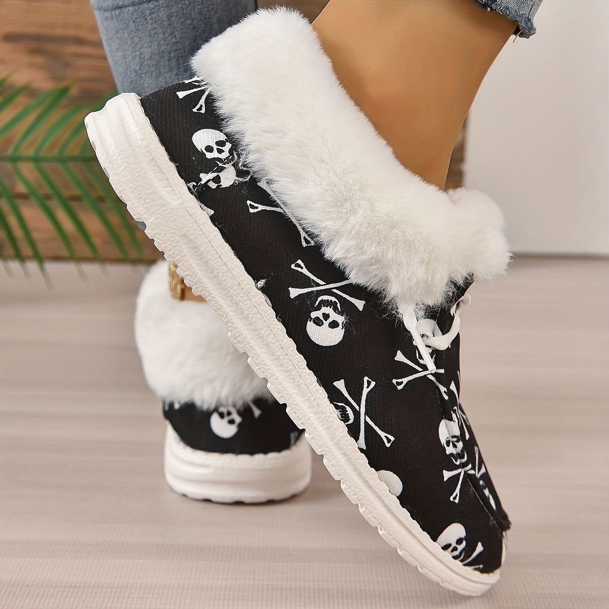 Skull Ghost Pattern Fleece Shoes Non Slip Warm Outdoor Shoes