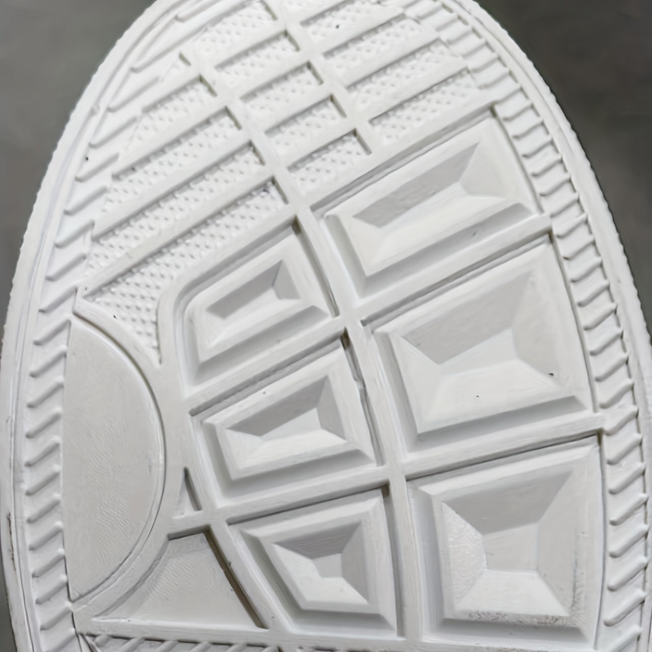 Men's Lace-up Sneakers Skate Shoes Breathable Walking Shoes
