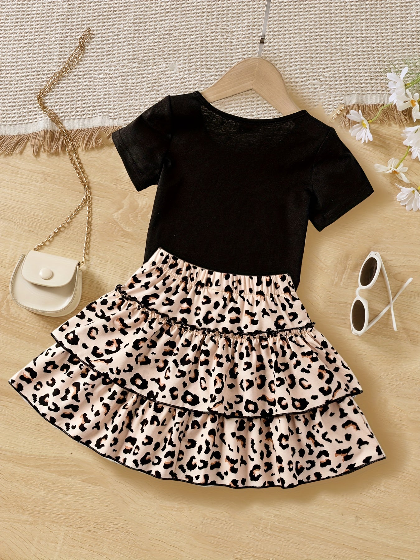 2pcs Girls Casual Round Neck Shirt Top And Leopard Print Skirt Set