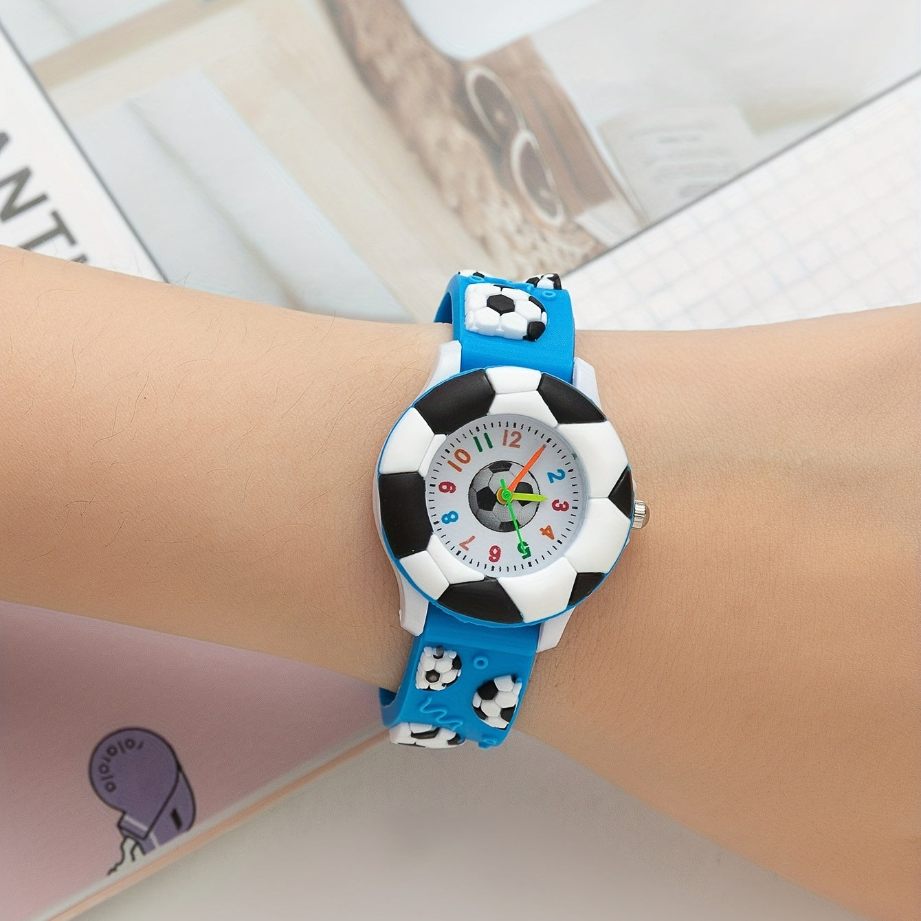 Soccer Print Round Dial Quartz Watch for Boys Girls Teens, Gift for Daily Life