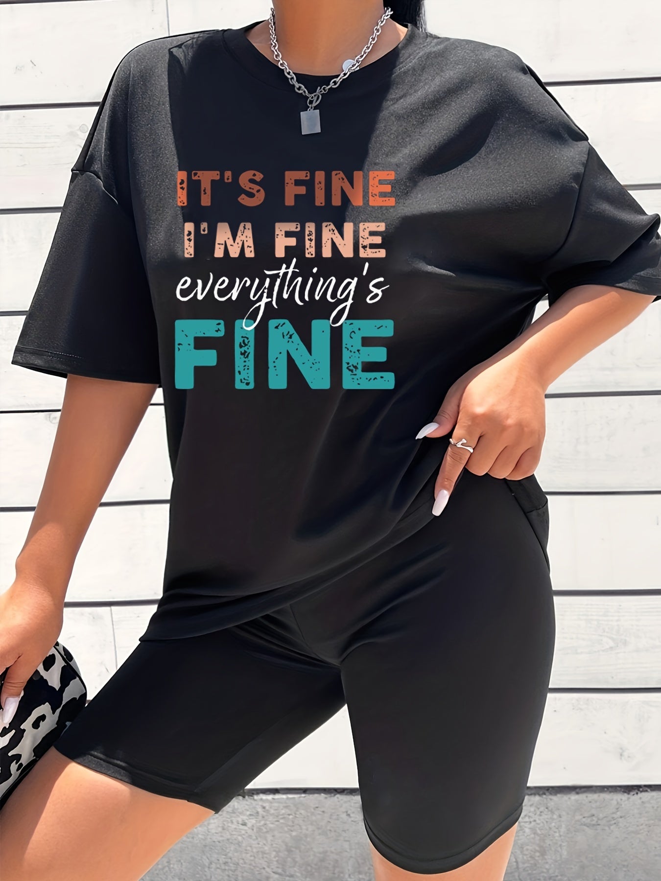 2pcs Letter Graphic Crew Neck Short Sleeve T shirts & Solid Shorts Set