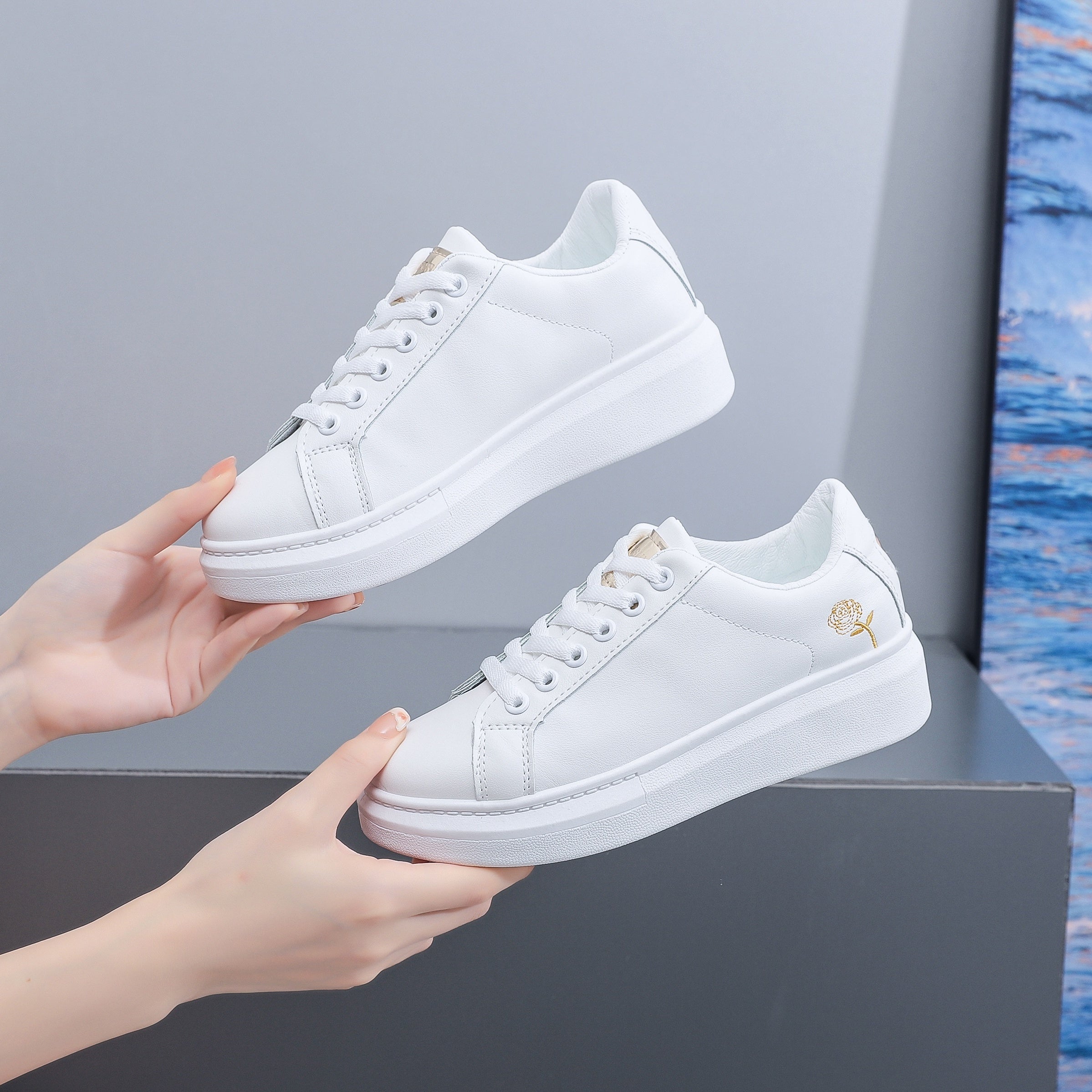 Floral Embroidered Skate Shoes Low Top Lace Up Breathable Platform Casual Shoes