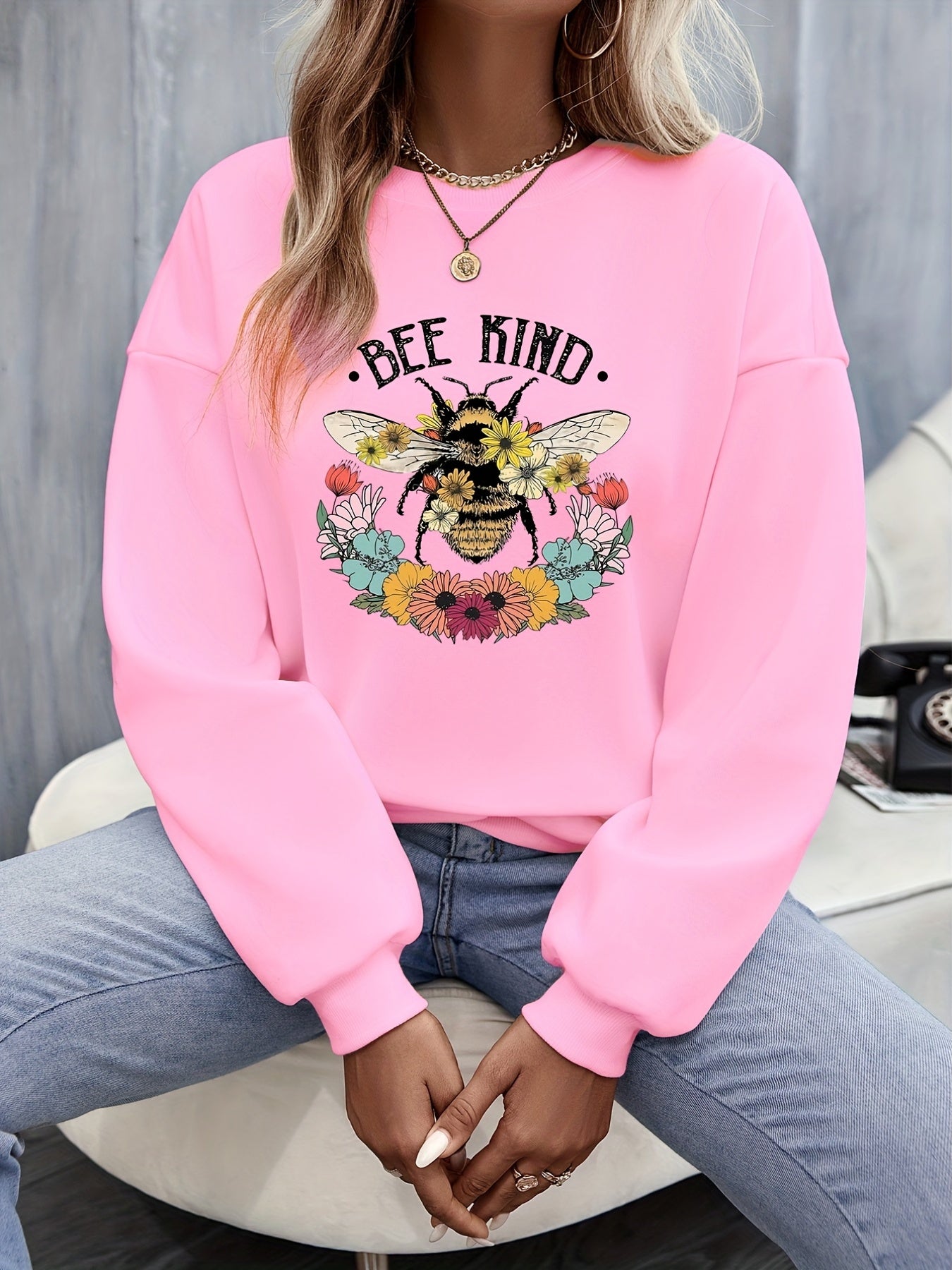 Floral Bee Print Pullover Sweatshirt for Fall & Winter