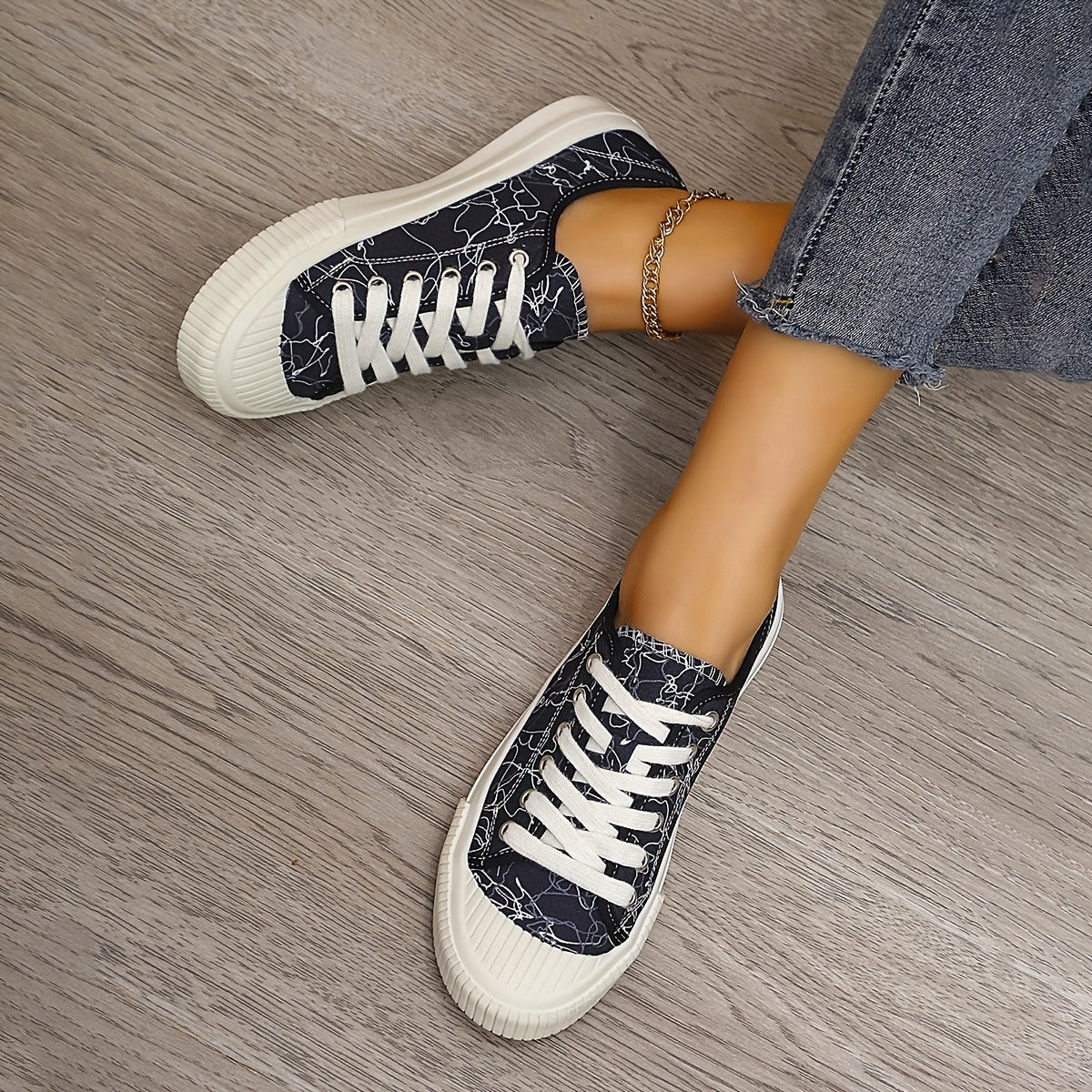 Women's Graffiti Printed Sneakers Low Round Toe Non Slip Biscuit Bottom Shoes