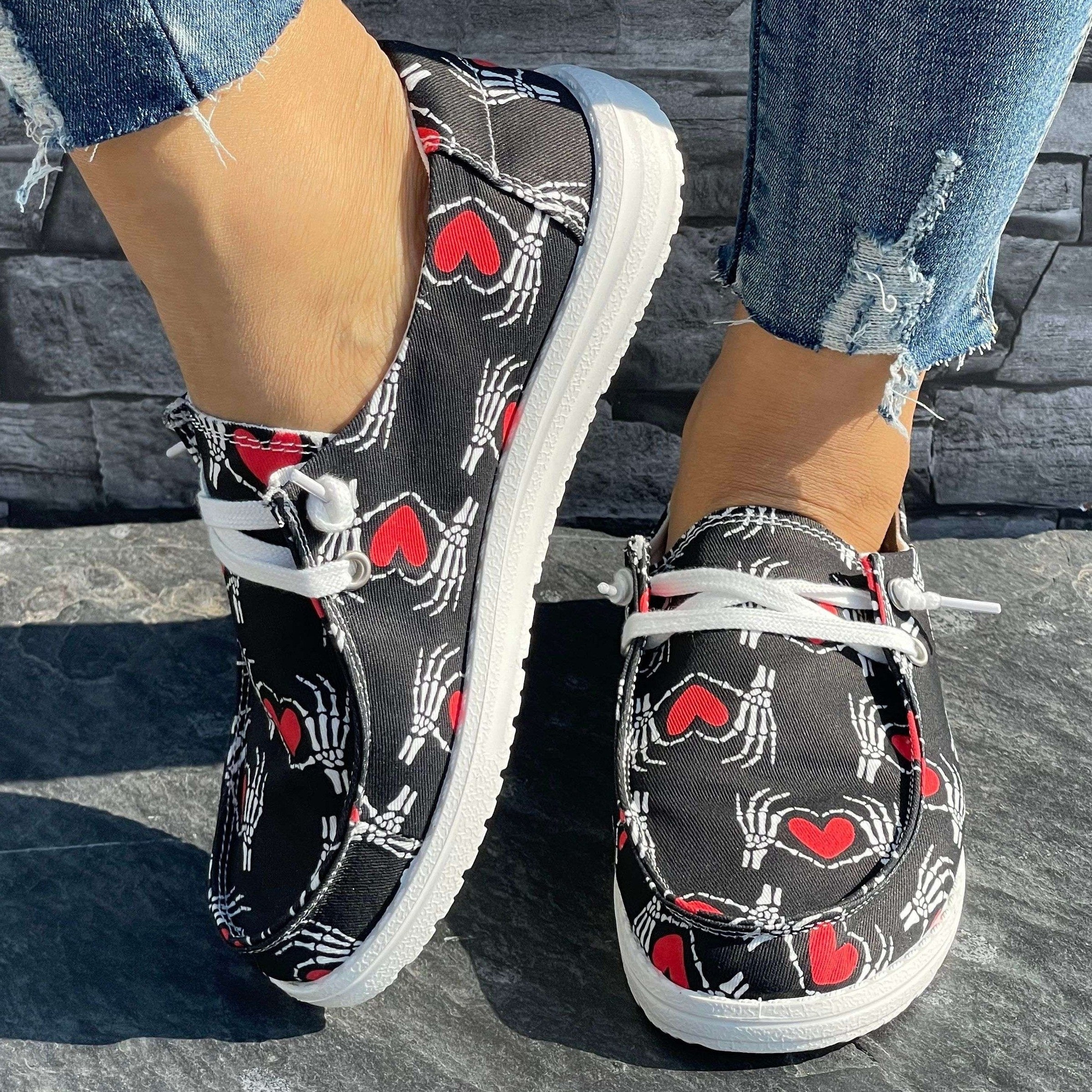 Skull & Love Heart Pattern Flat Shoes - Casual Lightweight Soft Walking Shoes
