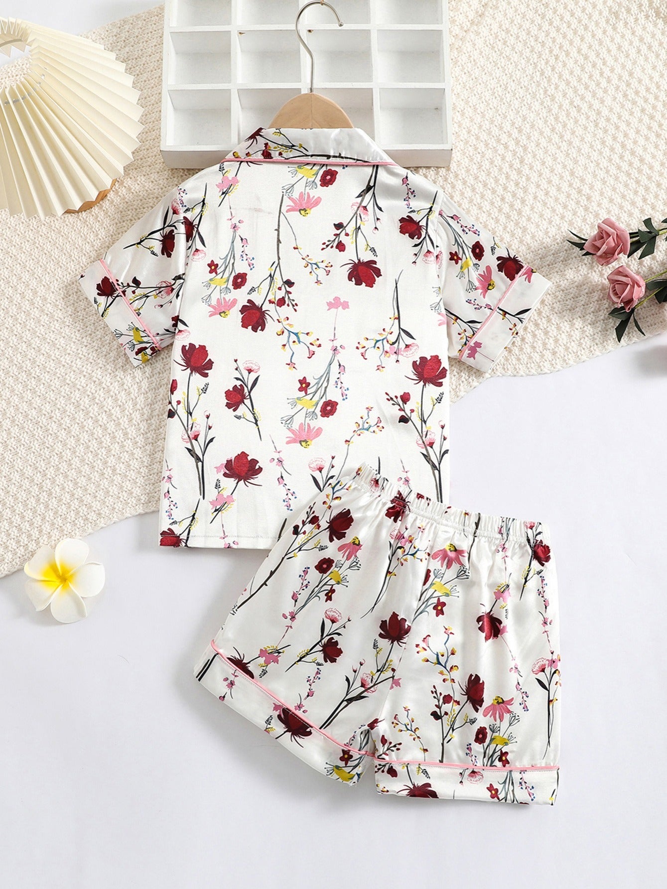 2pcs Girls Floral Pattern Satin Loungewear