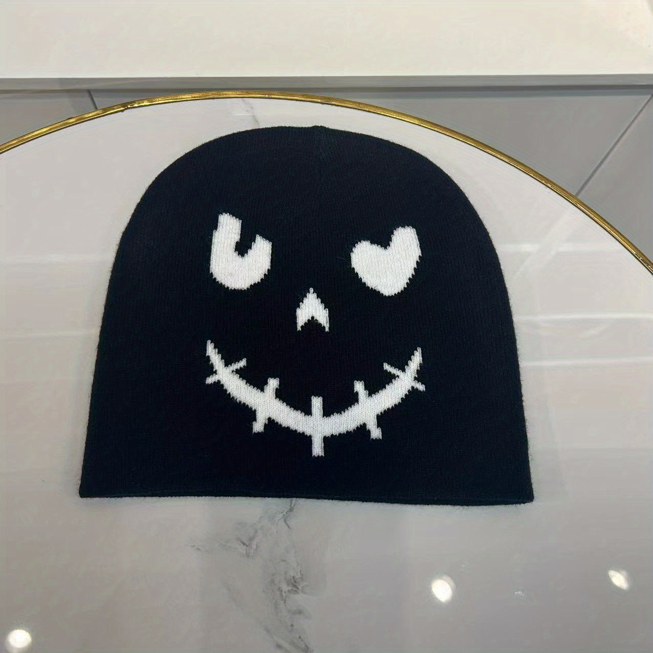 Funny Expression Windproof Knit Beanie Hat With Pirate Skull Print