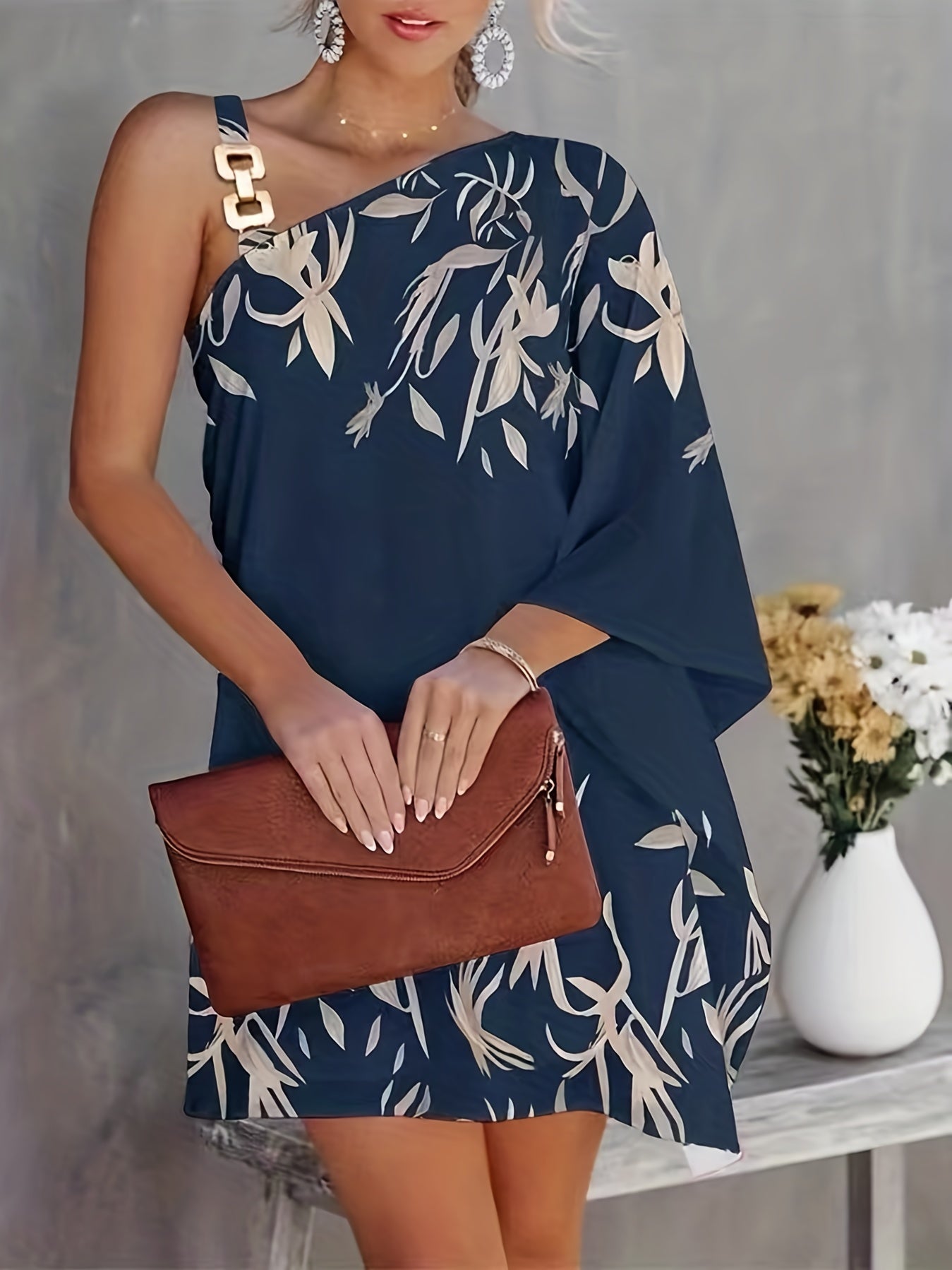 Colorblock One Shoulder Bat Sleeve Chain Dress