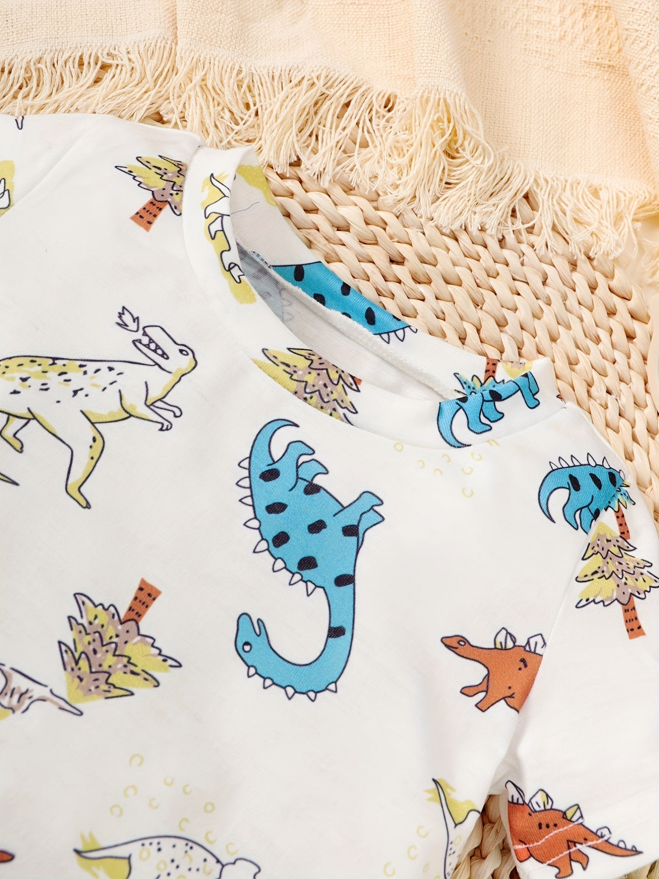 2pcs Baby Boys Dino Print T Shirt & Shorts Set