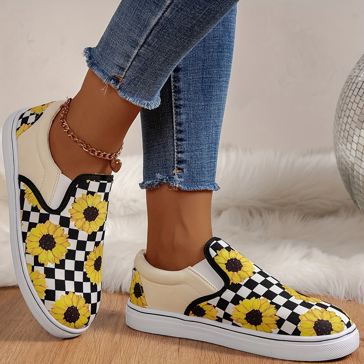 Sunflower & Plaid Pattern Walking Shoes Low Top Travel Sport Flat Shoes Women's