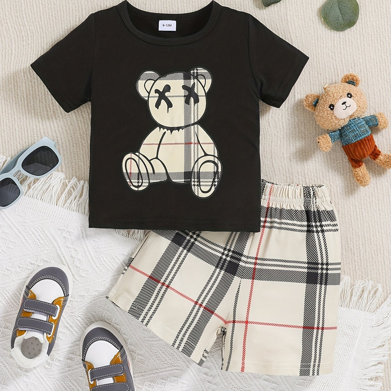 2pcs Baby Bear Graphic Print T-shirt & Plaid Shorts Set Clothes