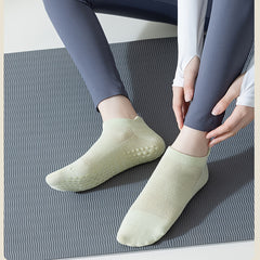 Men's Non Slip Mesh Bottom Rubber Dot Cotton Blend Soft Socks