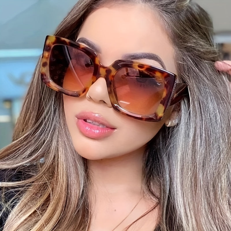 Vintage Rectangle Sunglasses for Women 90s Style UV400 Protection