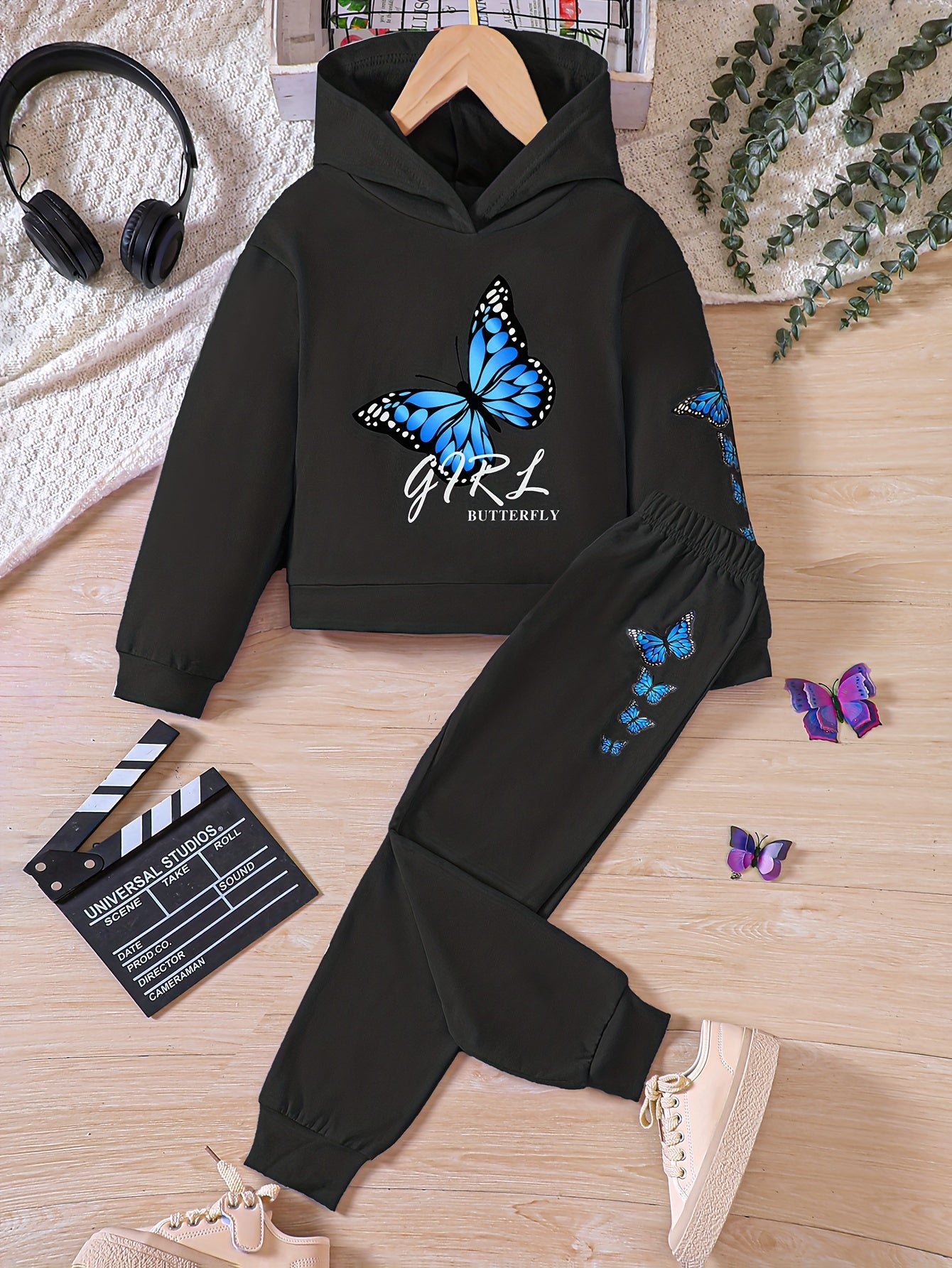 Butterfly Graphic Hoodie and Jogger Pants Sports Suit for Girls