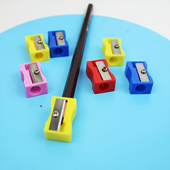 16pcs Mini Pencil Sharpeners Durable with Metal Blades Red Green