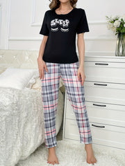 Letter & Eyelash Print Pajama Set Short Sleeve Crew Neck Top & Elastic Waistband