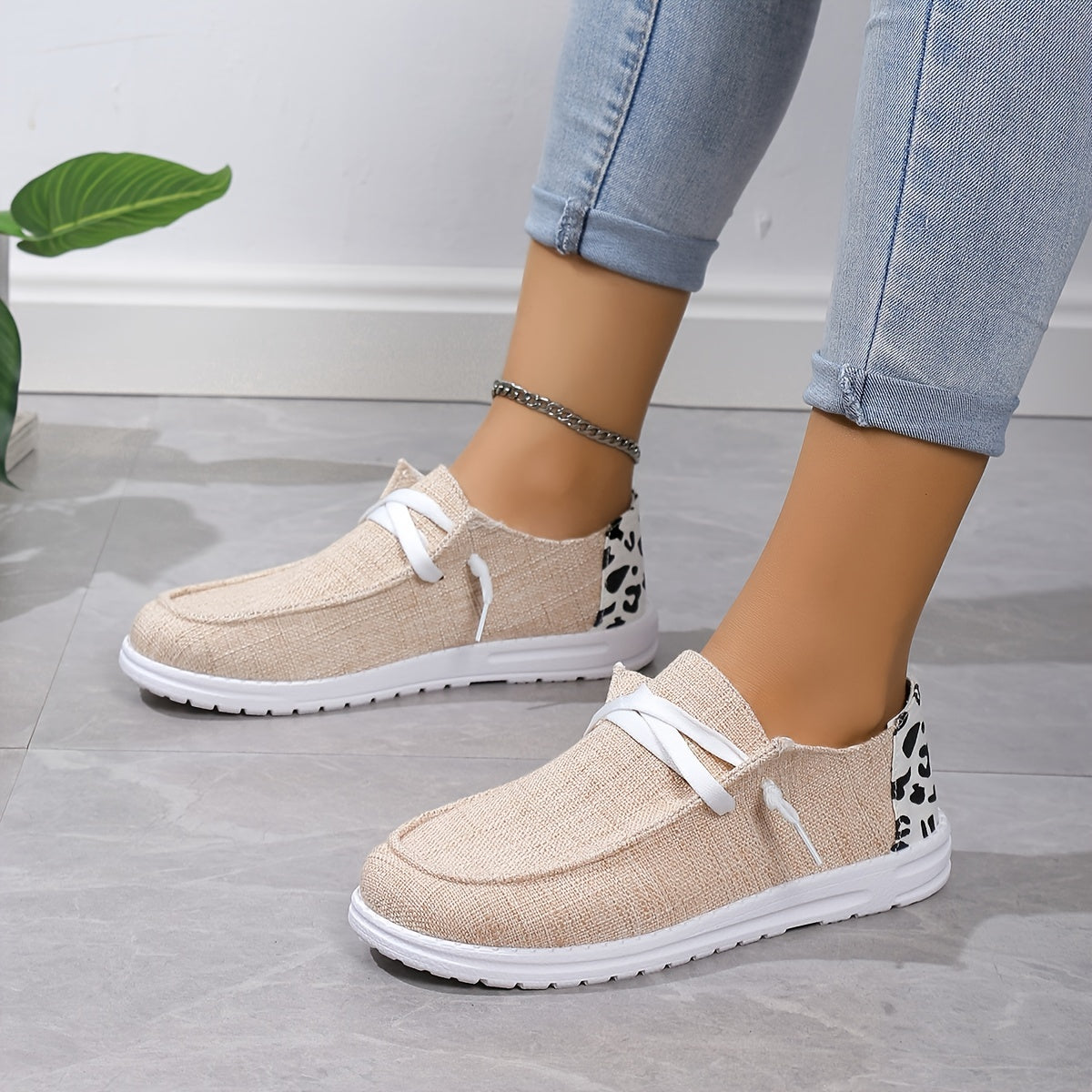 Leopard Print Canvas Shoes Lace Up Low Top Sneakers Lightweight Outdoor Shoes