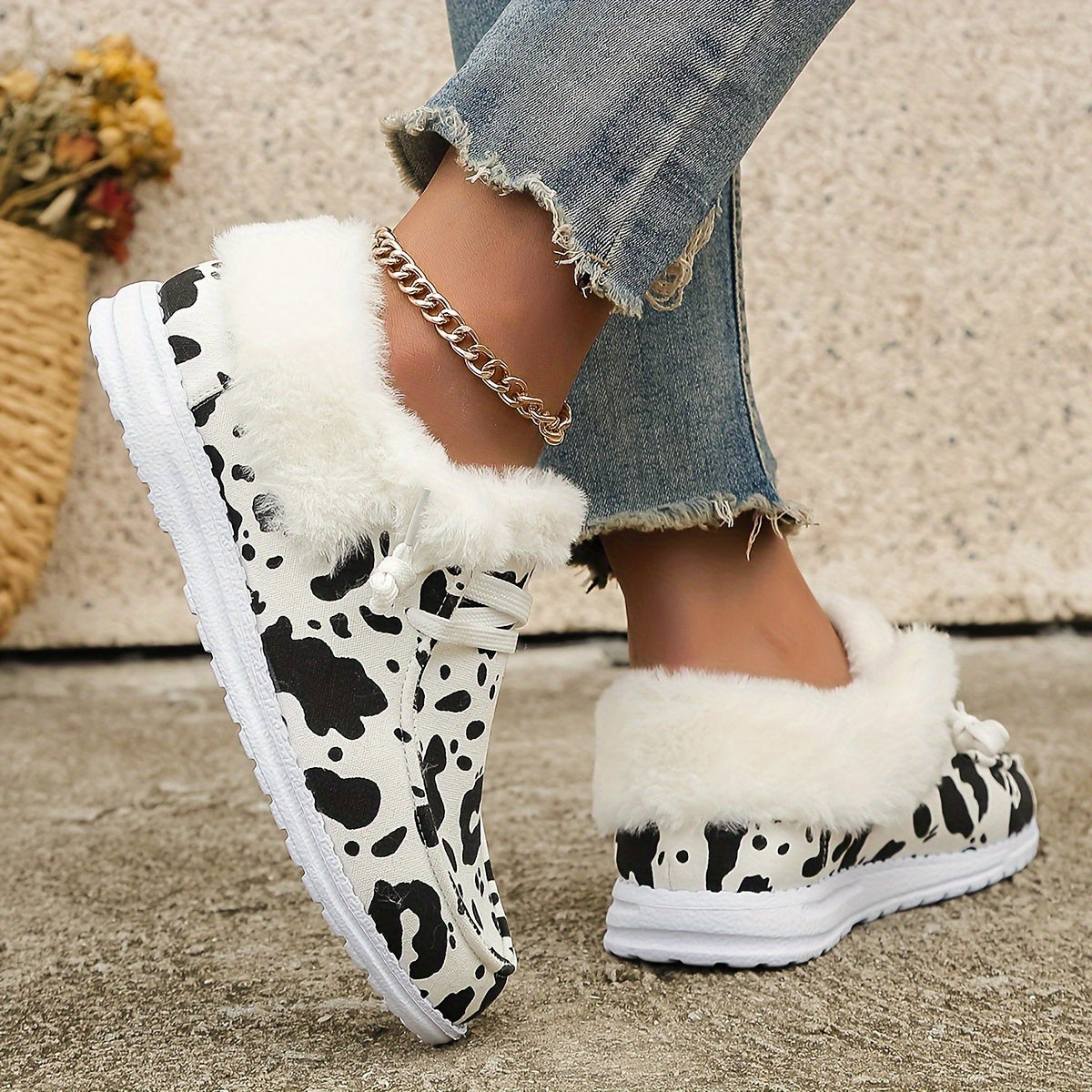 Women's Dairy Cow Pattern Non slip Warm Sneakers Low Top Sport Shoes