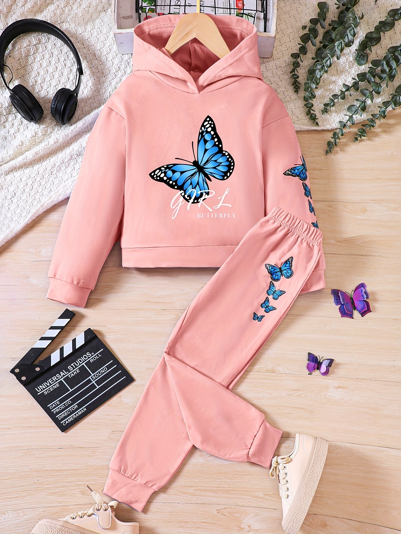 Butterfly Graphic Hoodie and Jogger Pants Sports Suit for Girls