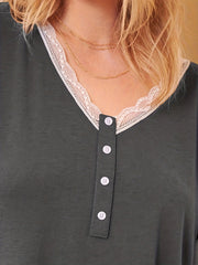 Plus Contrast Lace Trim Short Sleeve Button Decor Pajama Top