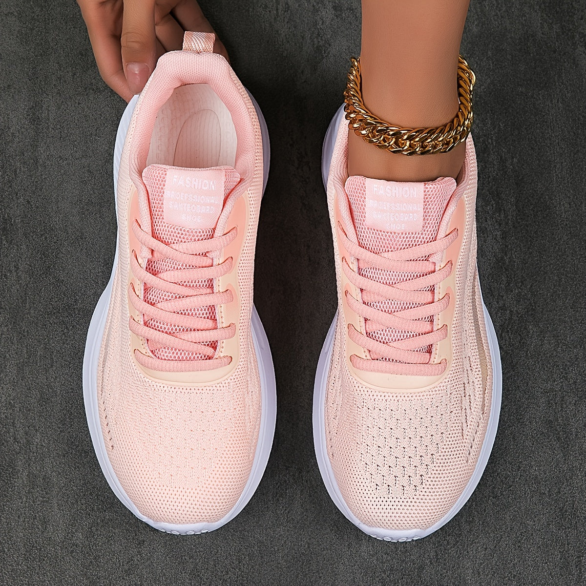 Women's Mesh Breathable Running Shoes Lightweight Lace Up Sneakers