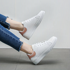 Women's Lace-Up Flat Skate Shoes Low Top Sneakers