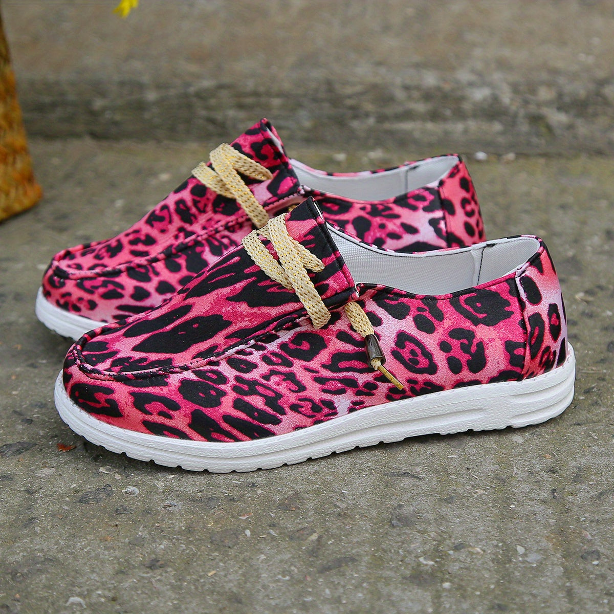 Leopard Print Canvas Shoes Low Top Lace Up Women's Walking Shoes