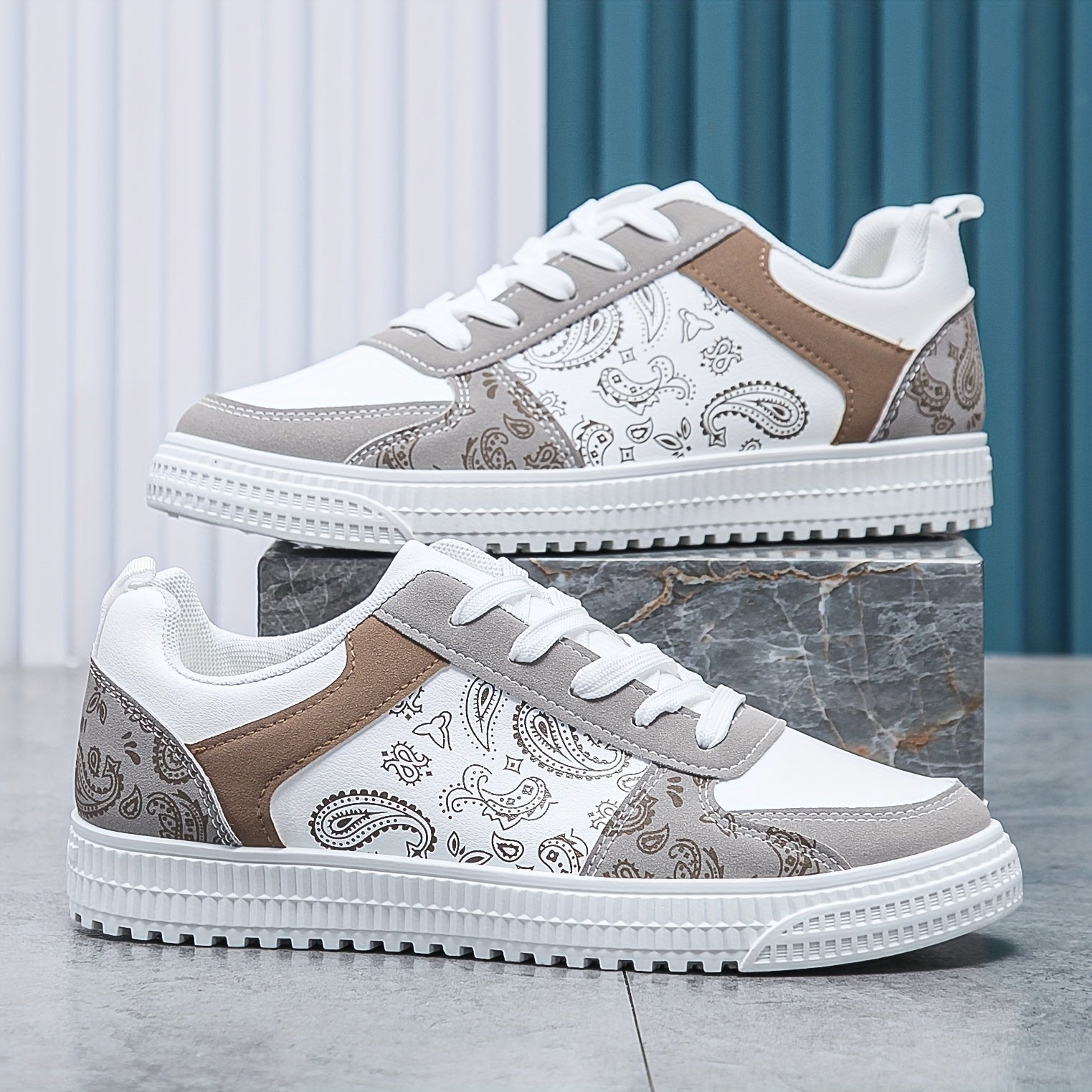 Men's Lace-up Teardrop Skate Shoes with Good Grip
