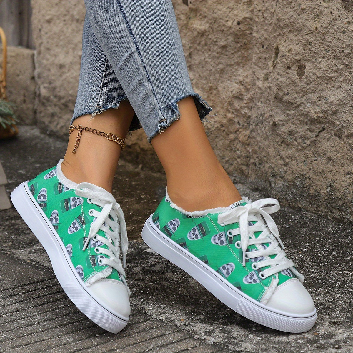 Halloween Skull Print Round Toe Flat Skate Shoes