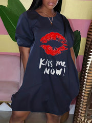 Women's Plus Kiss & Slogan Print Short Sleeve Stretch Dress