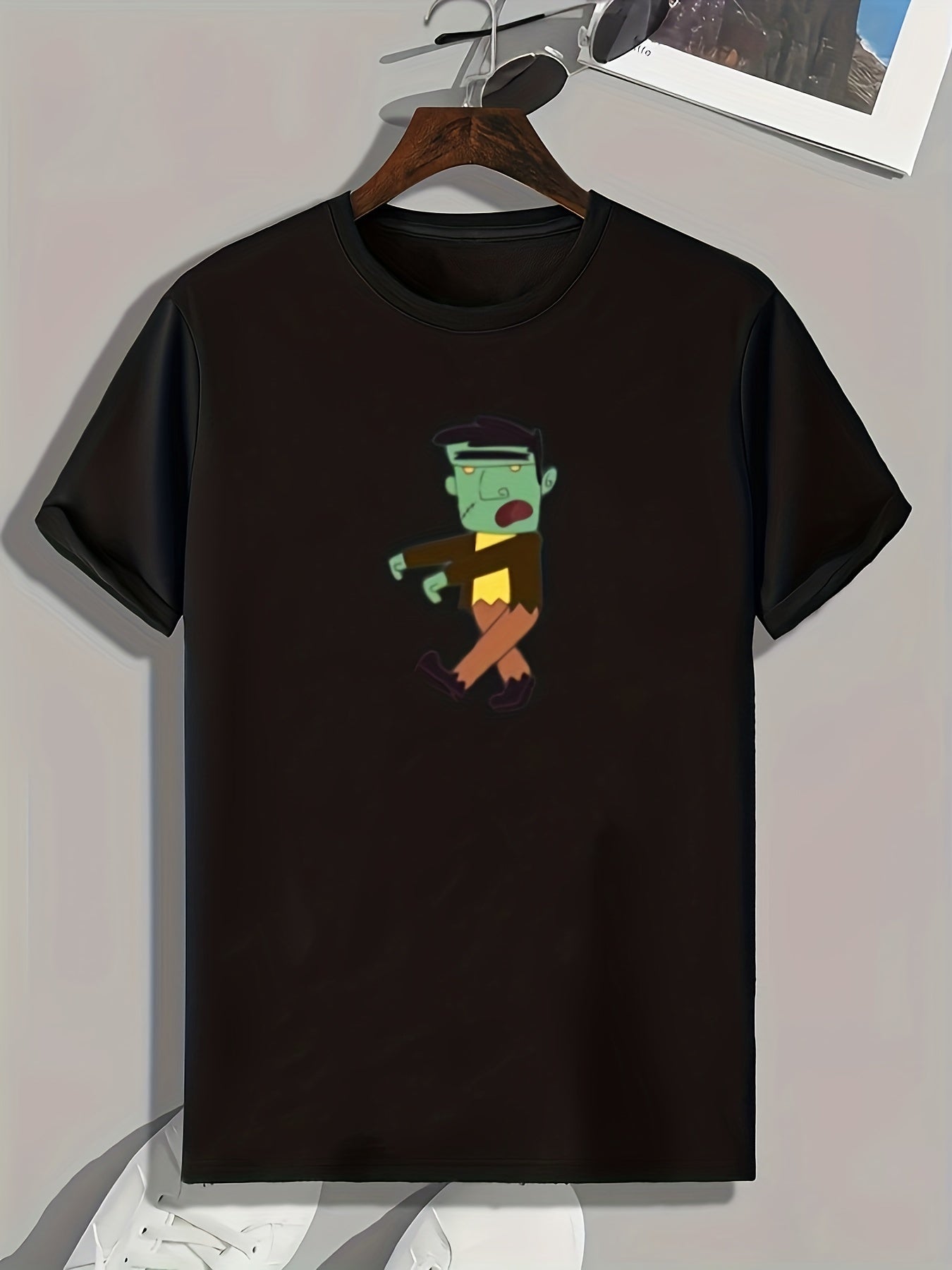 Cartoon Print Men's Graphic T-shirt for Summer
