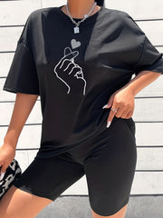 2pcs Heart Graphic T-shirts & Solid Shorts Summer Sports Set