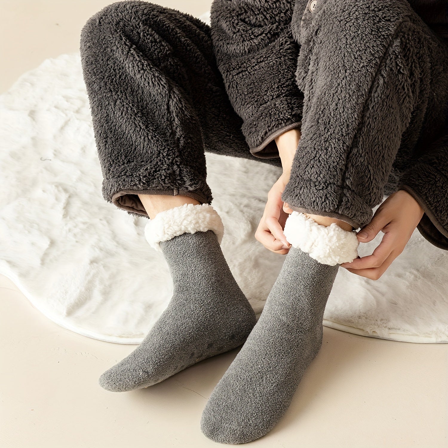 2 Pairs Plush Lined Slipper Socks Warm Women's Mid Tube Stockings
