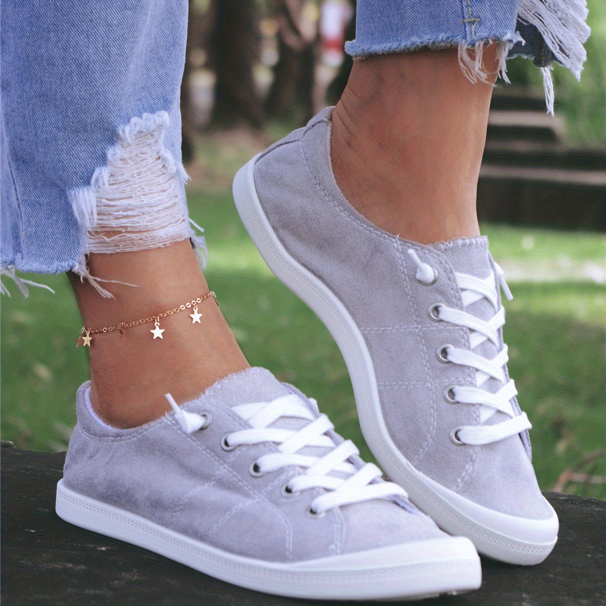 Gray Low Top Casual Walking Shoes Lace Up Flat Skate Shoes