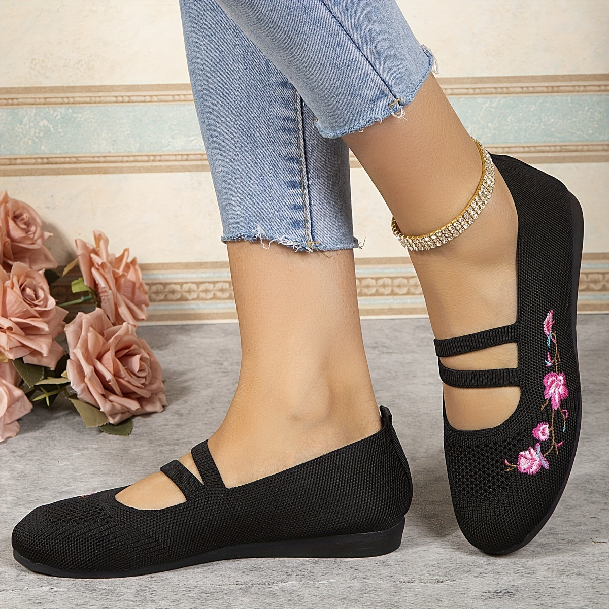 Women's Breathable Knit Flat Shoes Casual Slip On Embroidered Shoes