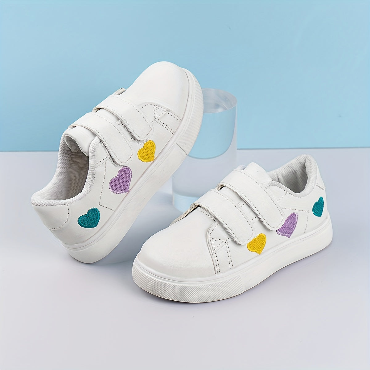 Boys' Heart Embroidered Casual Sneakers, Non Slip Low Top Shoes