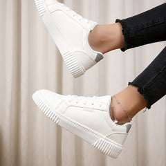 Versatile Slip-resistant Sports Sneakers for Outdoor Activities
