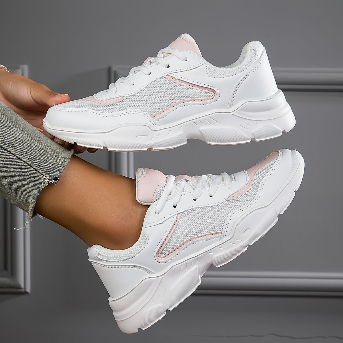 Women's Mesh Breathable Lace Up Sneakers