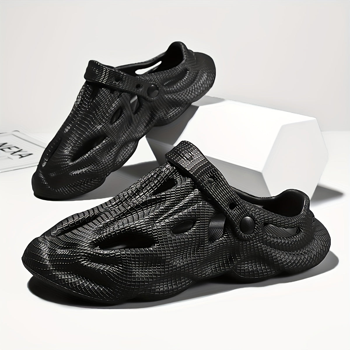 Men's Stylish Solid Clogs Breathable Lightweight Non slip Clogs