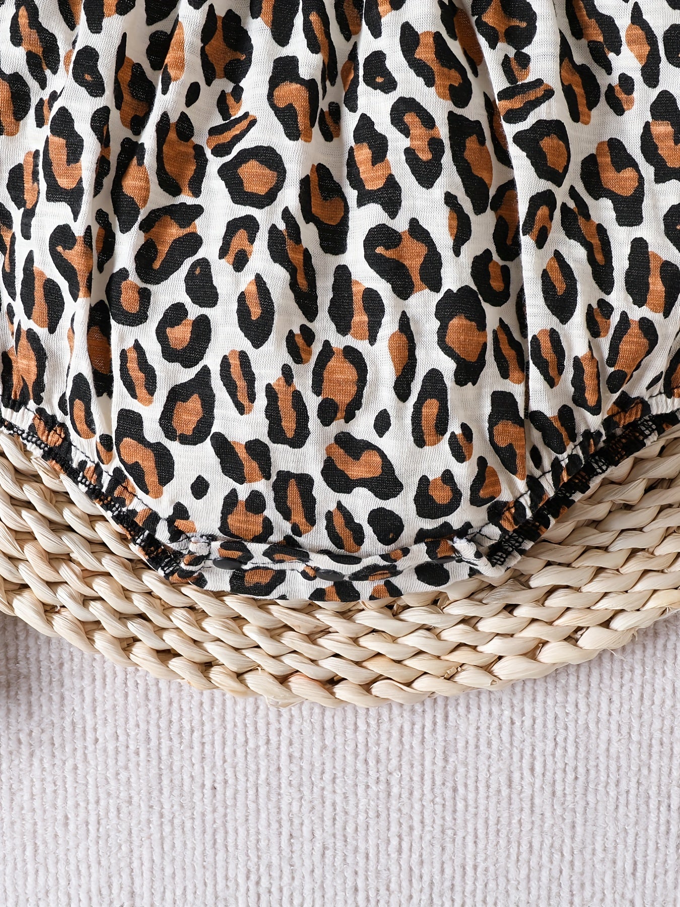 2pcs Newborn Leopard Print Romper & Headband Set
