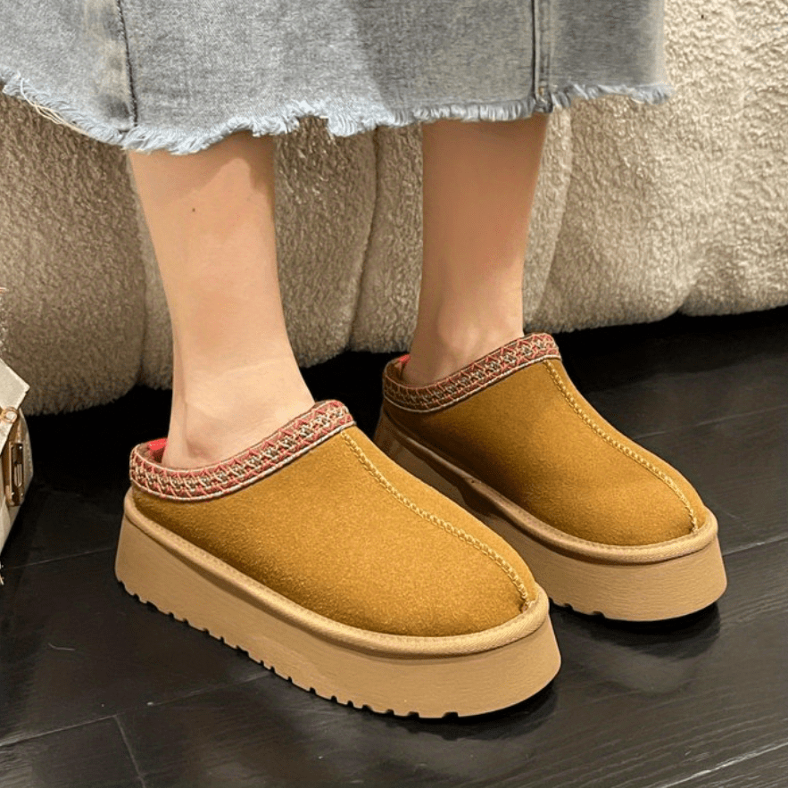 Women's Plush Lined Platform Slip-On Boots