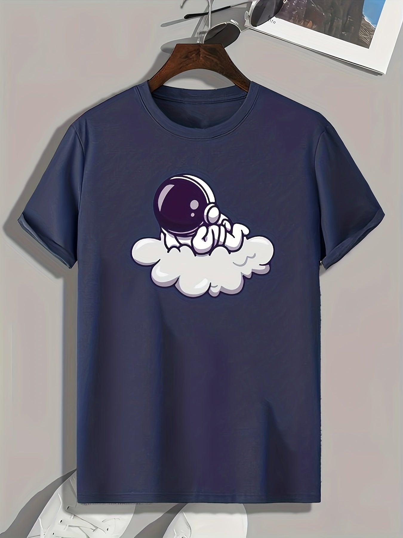Men's Astronaut Cloud Print Slim Fit Tee for Spring Summer