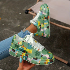 Women's Graffiti Pattern Sneakers Lace Up Outdoor Low Top Walking Shoes