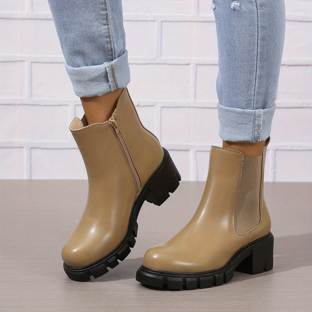 Women's Chunky Chelsea Boots Round Toe Zipper Short Boots Combat Boots