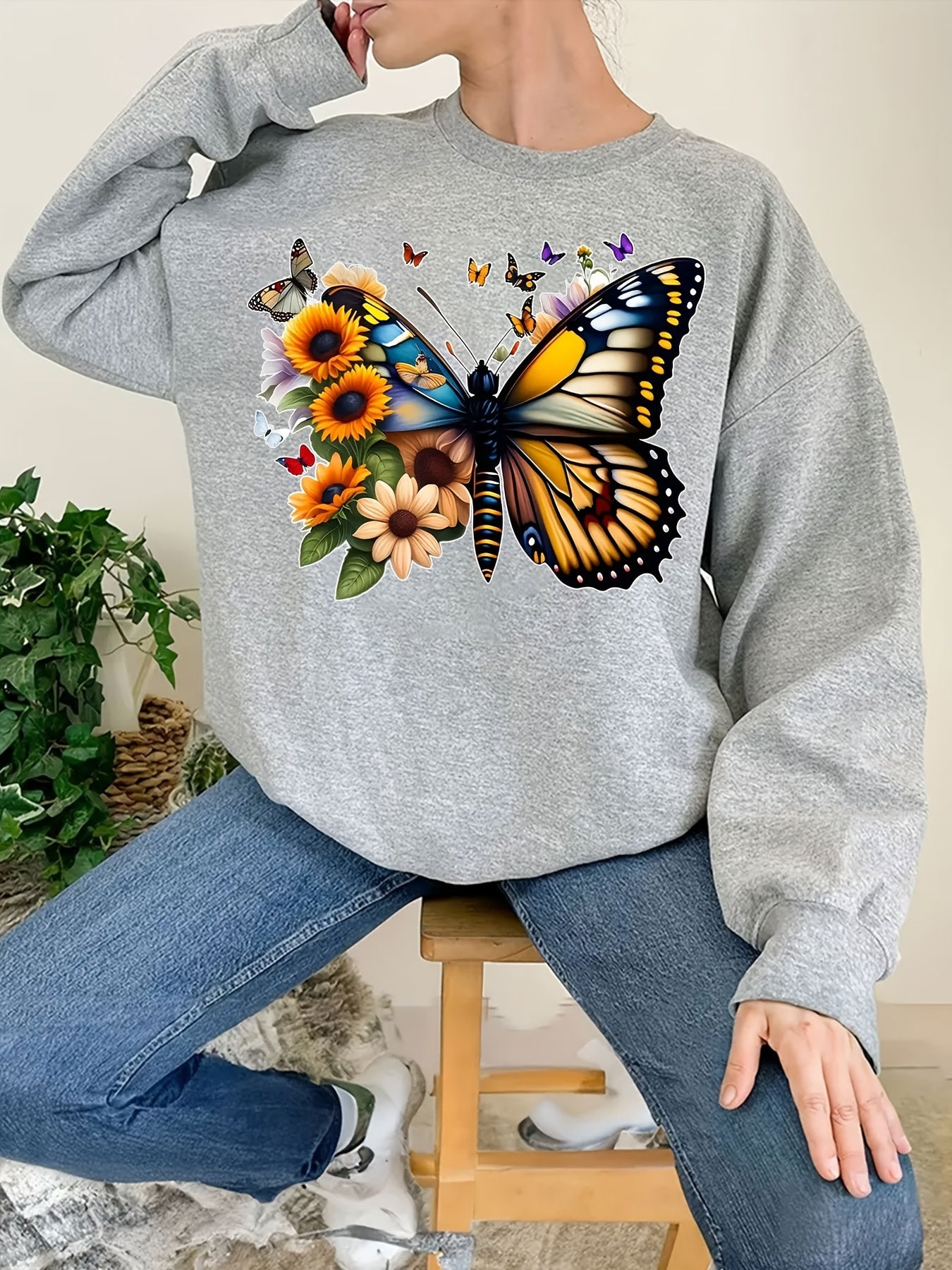 Butterfly Sunflower Print Sweatshirt Women's Casual Long Sleeve Crew Neck