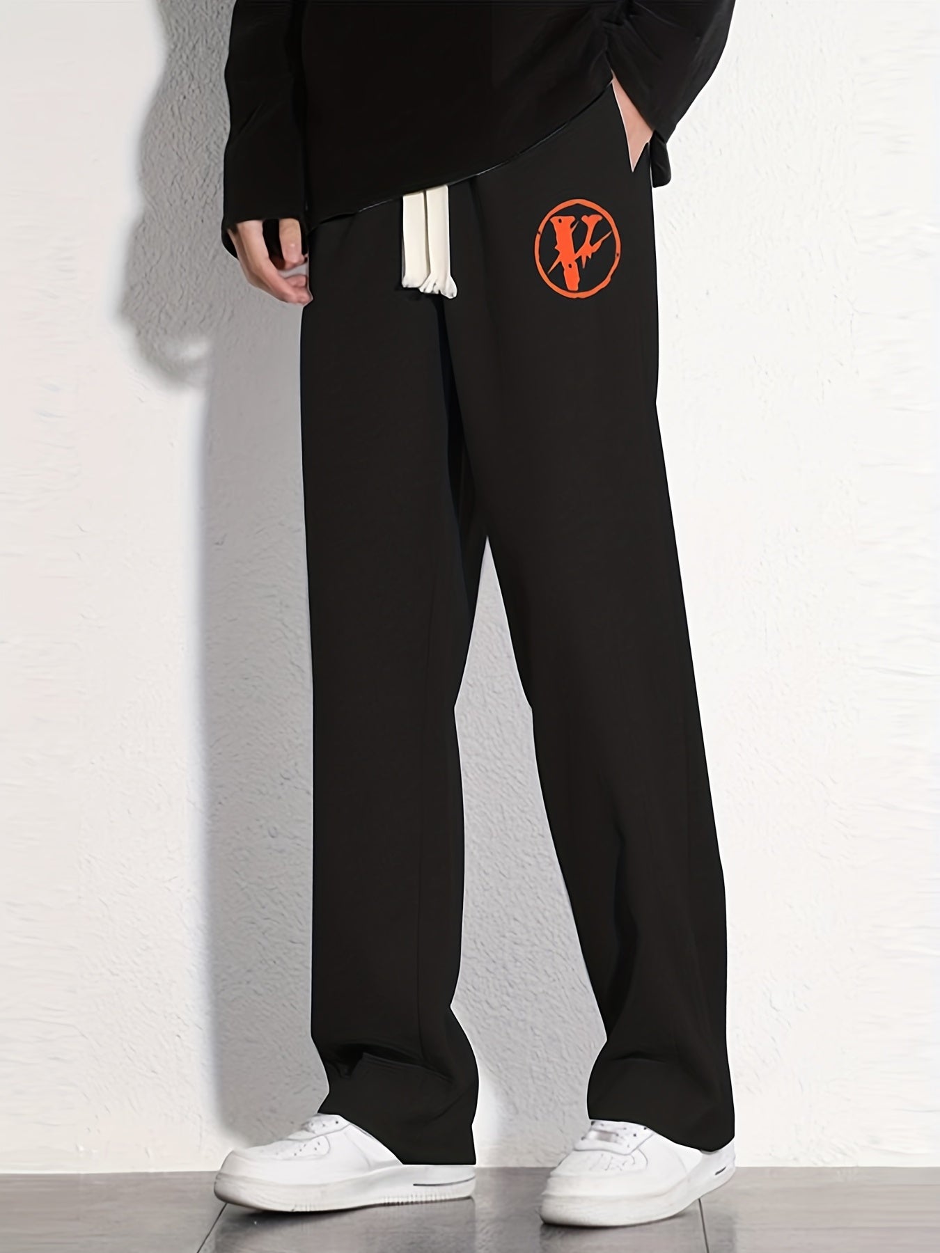 V Graphic Print Men's Loose Sweatpants Casual Jogger Pants