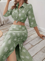 Coconut Tree Print 2pc Set Cropped Shirt & Split Skirt