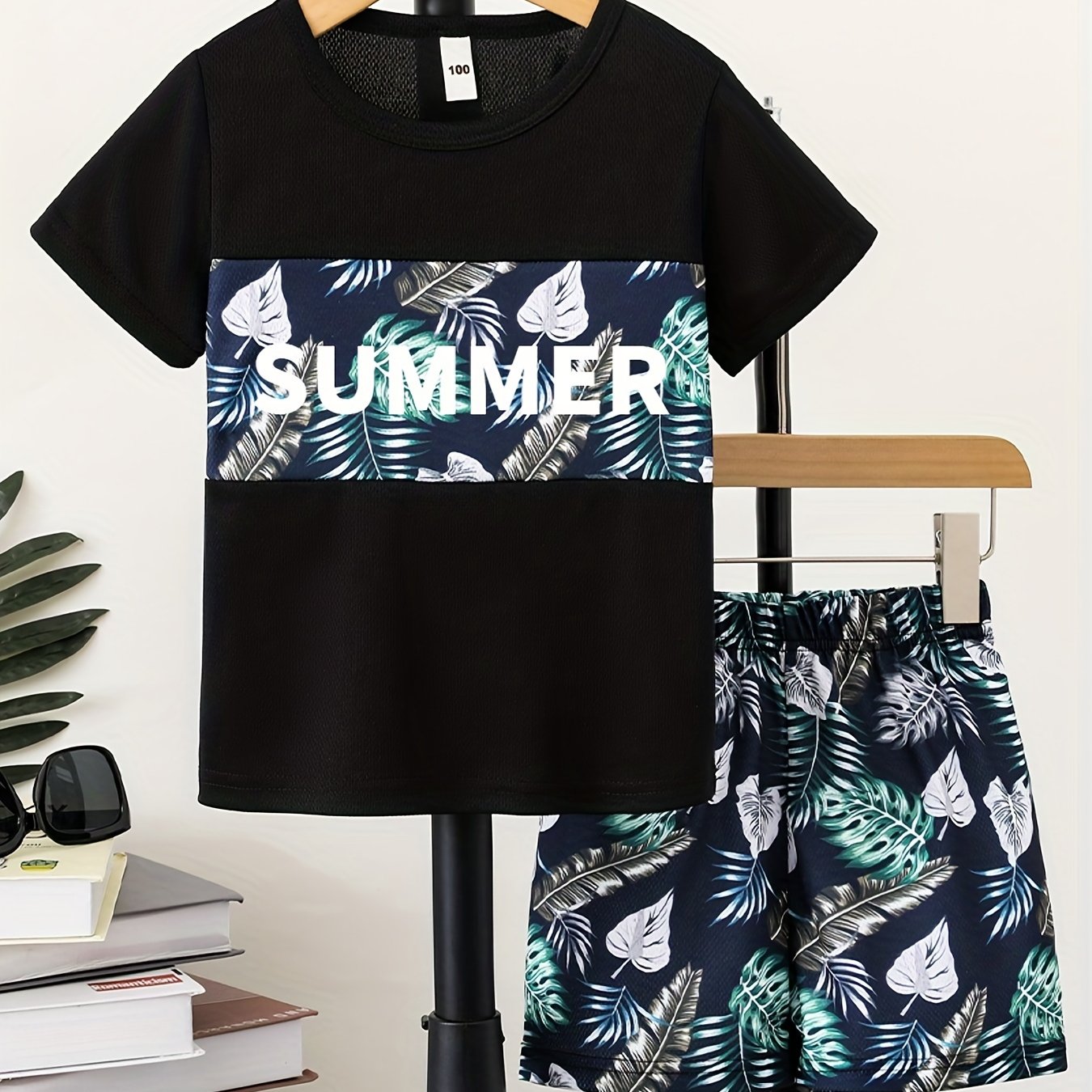 Boys Leaf Print Casual Outfit Round Neck T shirt & Shorts Set