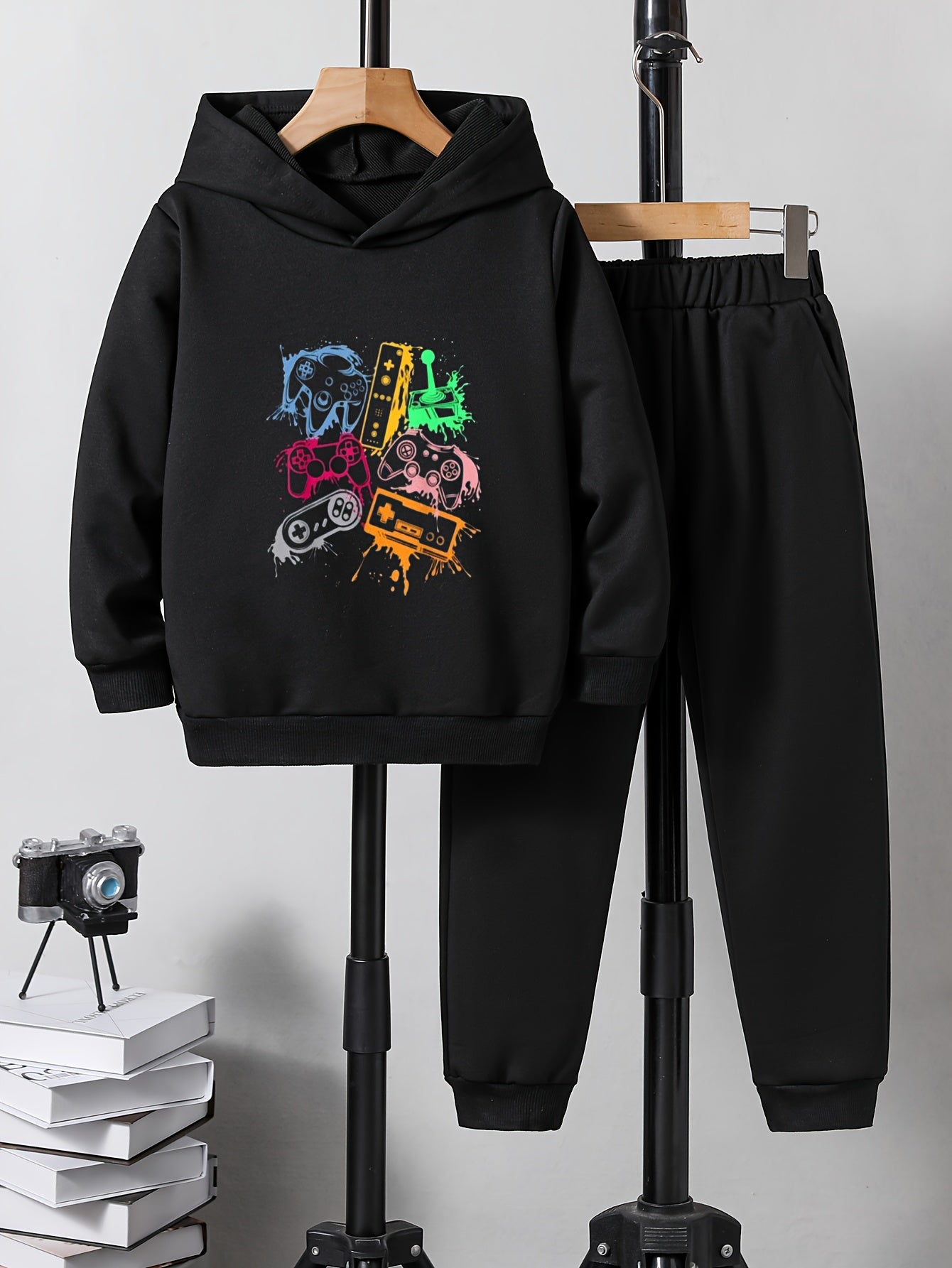 Boys Colorful Game Controller Print Hoodie & Sweatpants Set